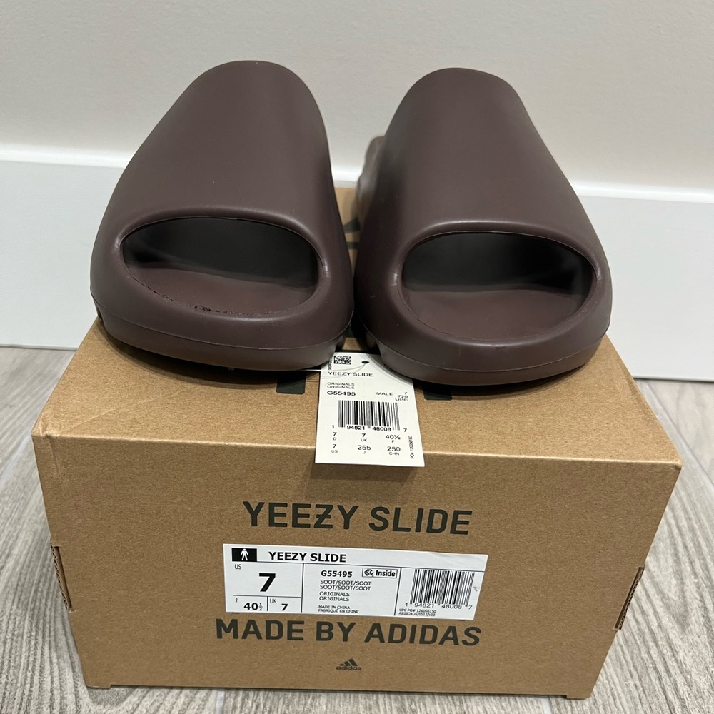 Yeezy Slides Authentic